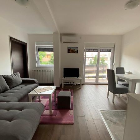 Dom Apartmani Kragujevac Exteriér fotografie