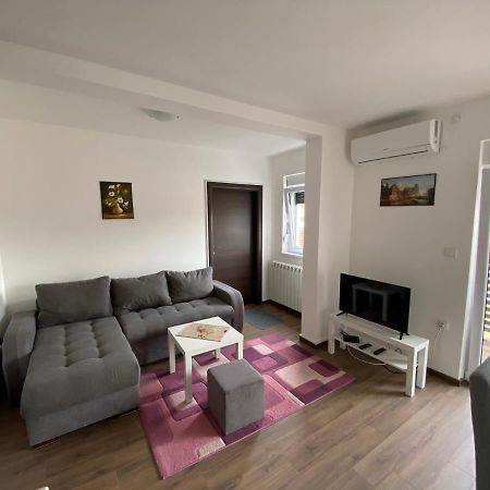 Dom Apartmani Kragujevac Exteriér fotografie